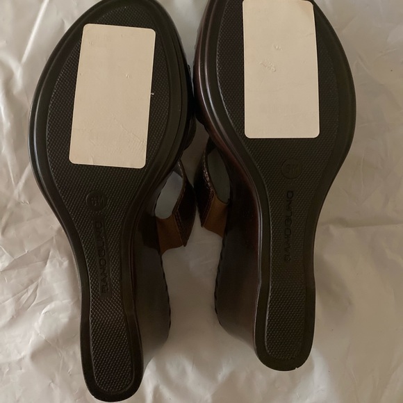 Bandolino Bronze Slip on Wedge Sandals - Picture 8 of 8